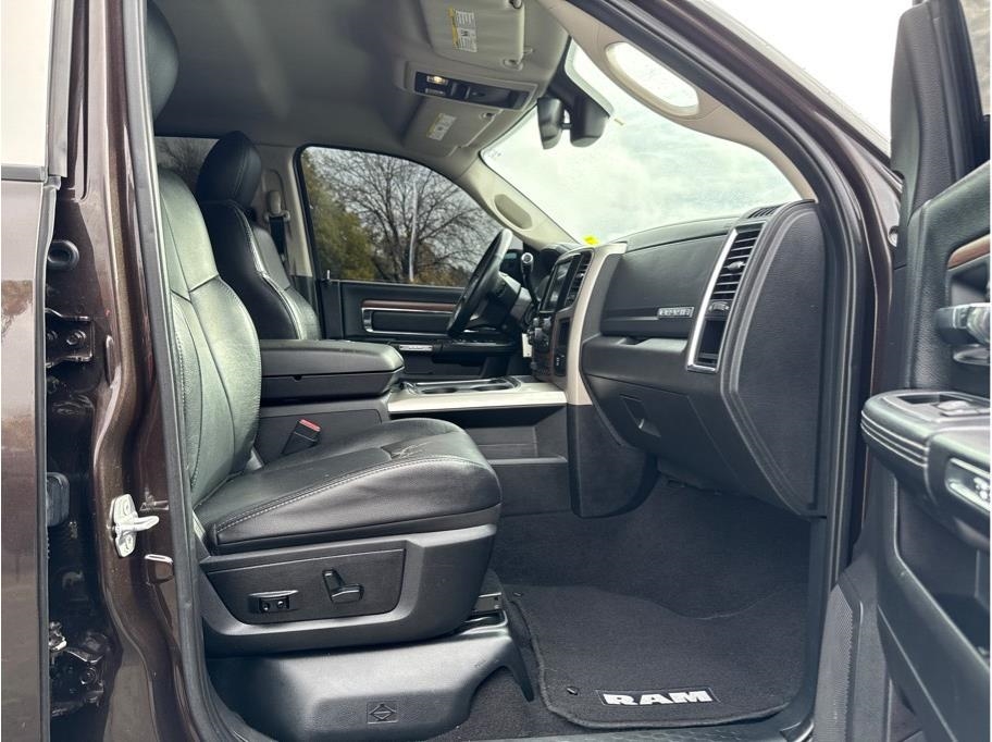 RAM 2500 Laramie Mega Cab 4WD 2016