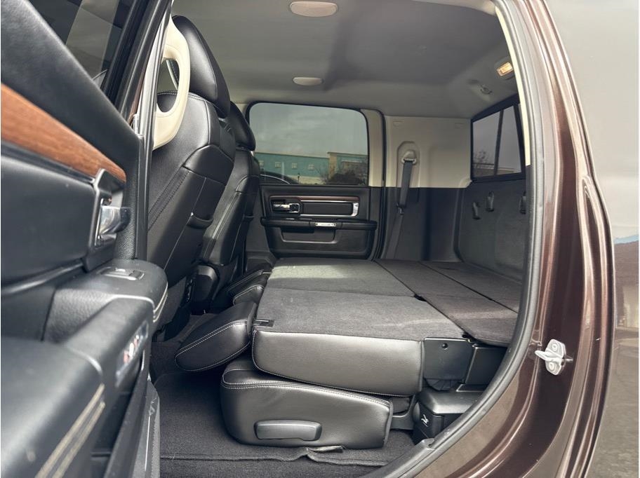 RAM 2500 Laramie Mega Cab 4WD 2016