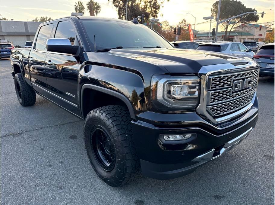 GMC Sierra 1500 Denali Crew Cab Long Box 4WD 2017