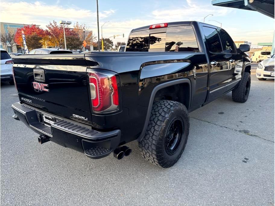 GMC Sierra 1500 Denali Crew Cab Long Box 4WD 2017