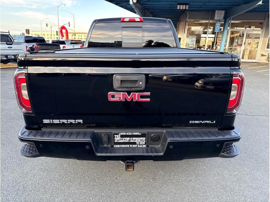 GMC Sierra 1500 Denali Crew Cab Long Box 4WD 2017