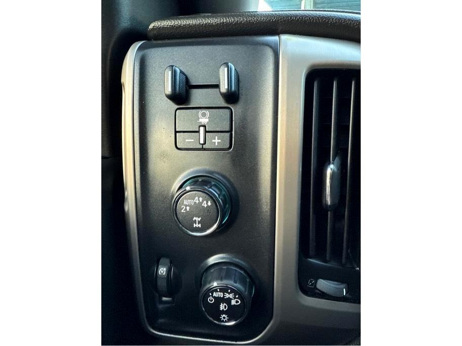 GMC Sierra 1500 Denali Crew Cab Long Box 4WD 2017