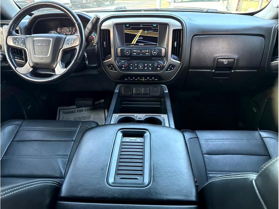 GMC Sierra 1500 Denali Crew Cab Long Box 4WD 2017