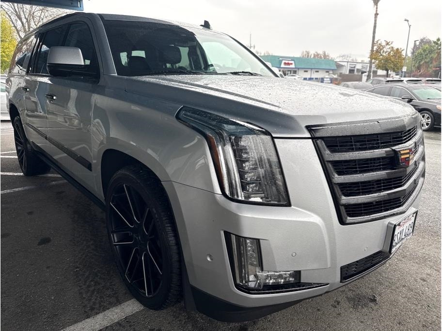 Cadillac Escalade ESV Premium 4WD 2017