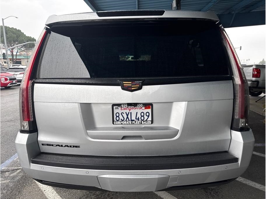 Cadillac Escalade ESV Premium 4WD 2017