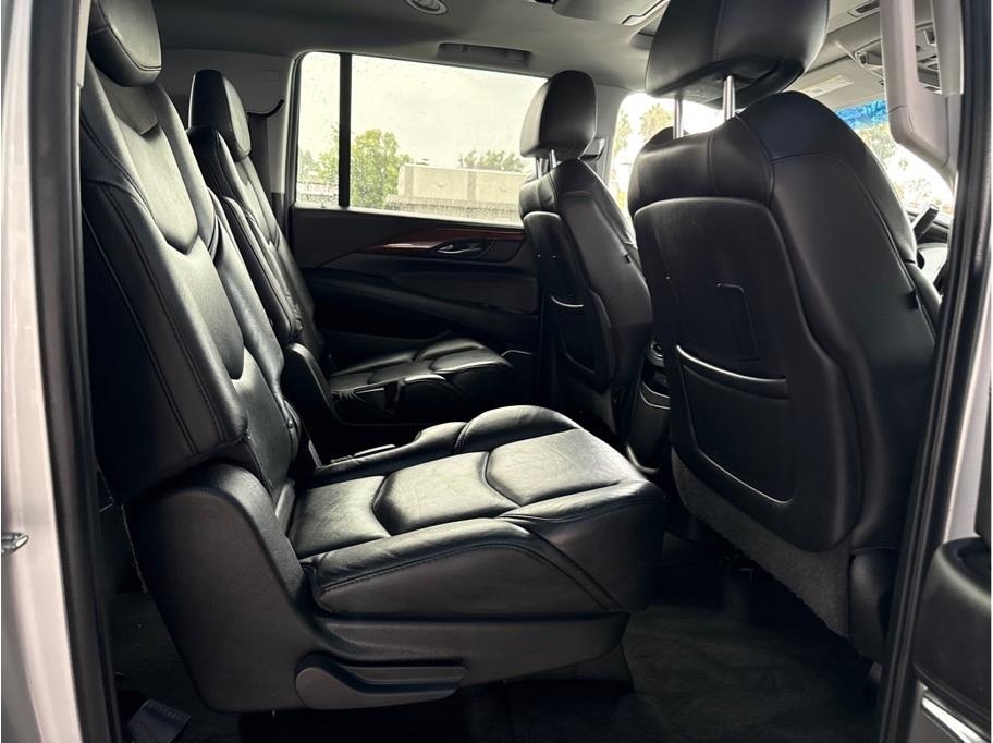 Cadillac Escalade ESV Premium 4WD 2017