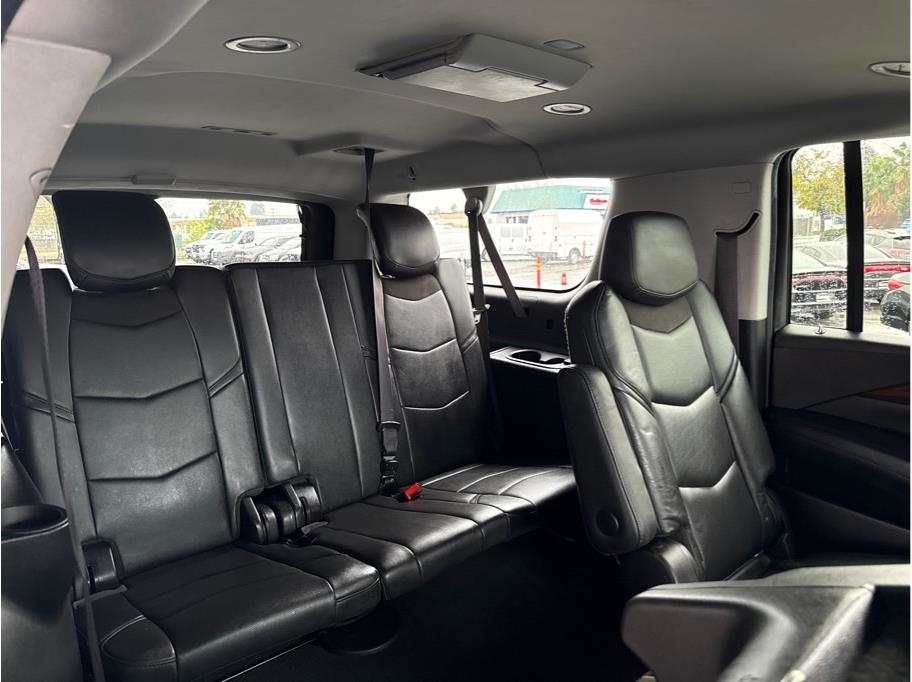 Cadillac Escalade ESV Premium 4WD 2017