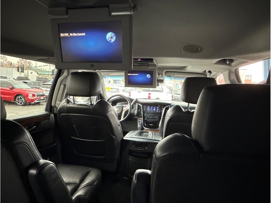 Cadillac Escalade ESV Premium 4WD 2017