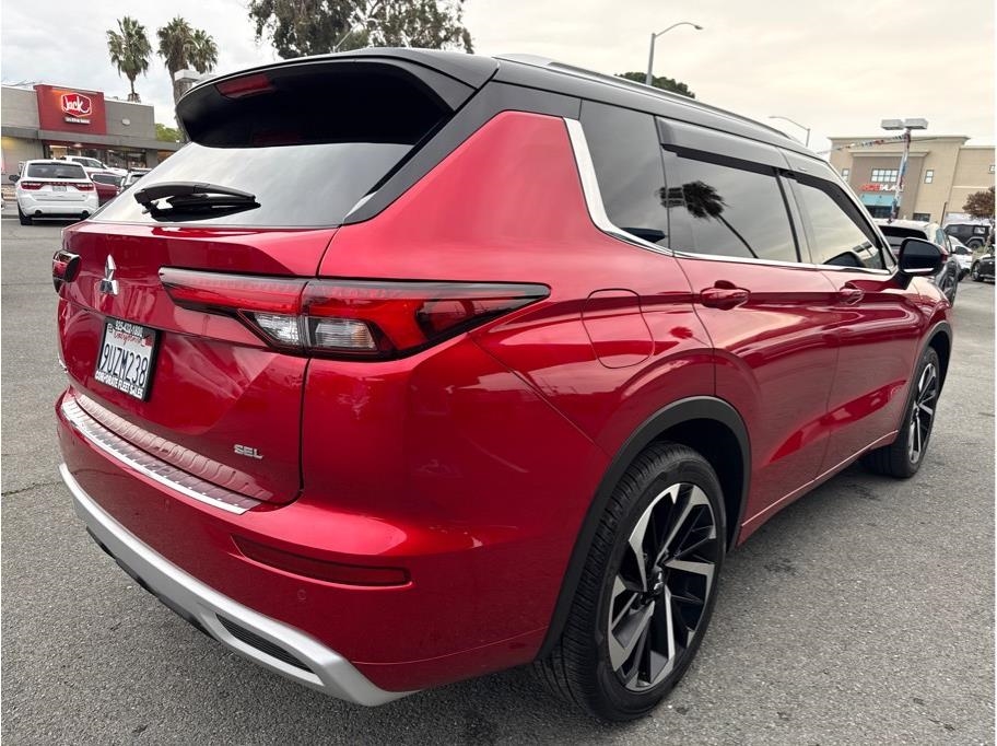 Mitsubishi Outlander  2024