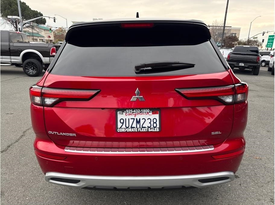 Mitsubishi Outlander  2024