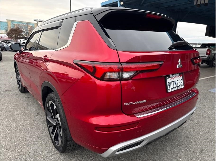 Mitsubishi Outlander  2024