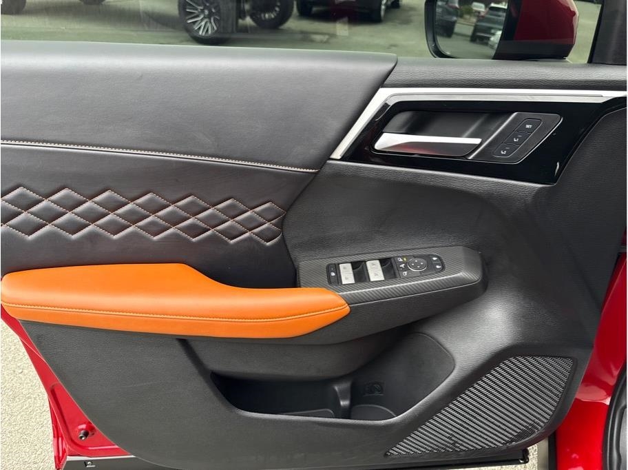 Mitsubishi Outlander  2024