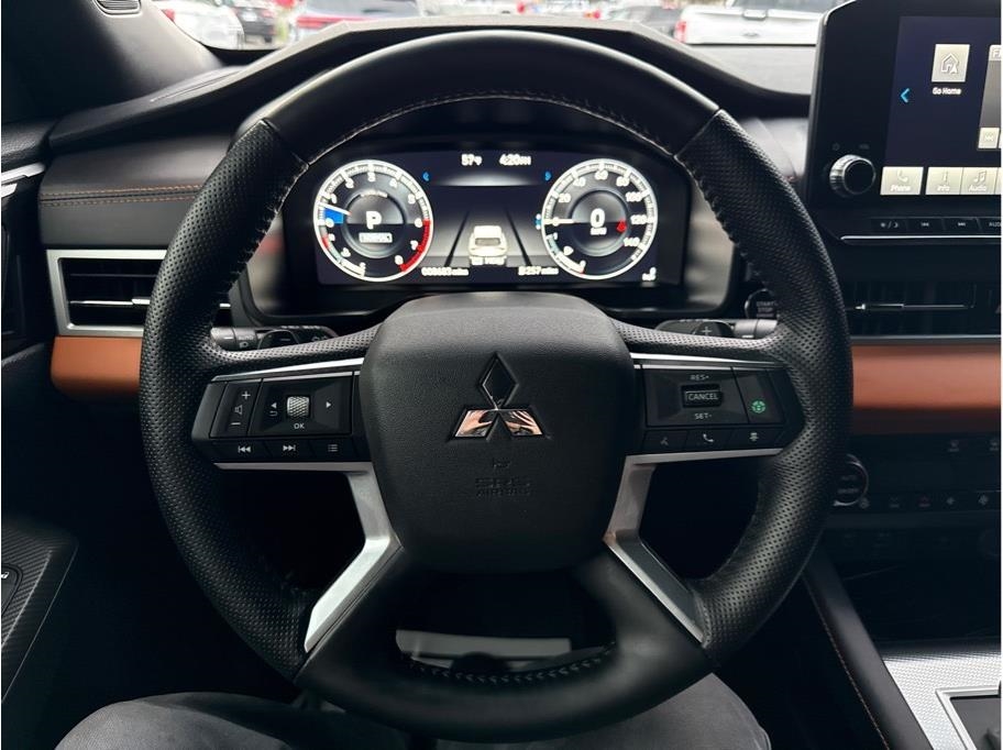 Mitsubishi Outlander  2024