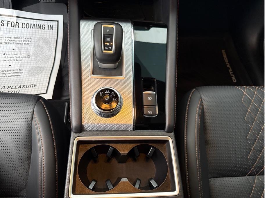 Mitsubishi Outlander  2024