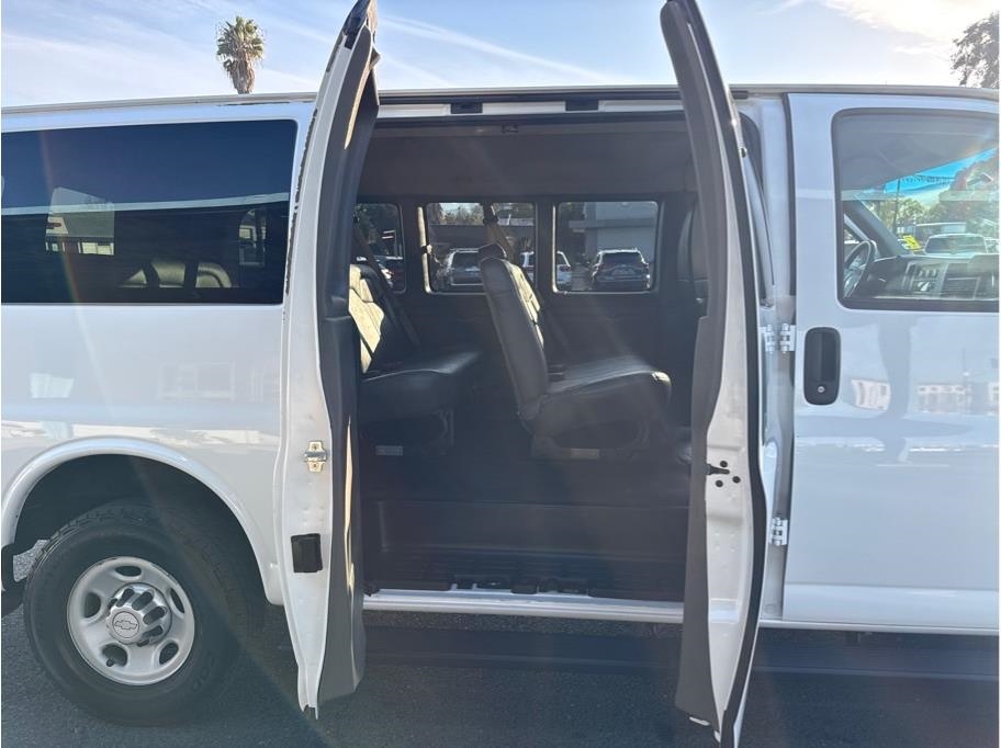 Chevrolet Express LS 2500 2015