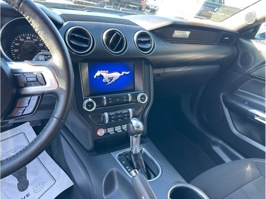 Ford Mustang EcoBoost Coupe 2022