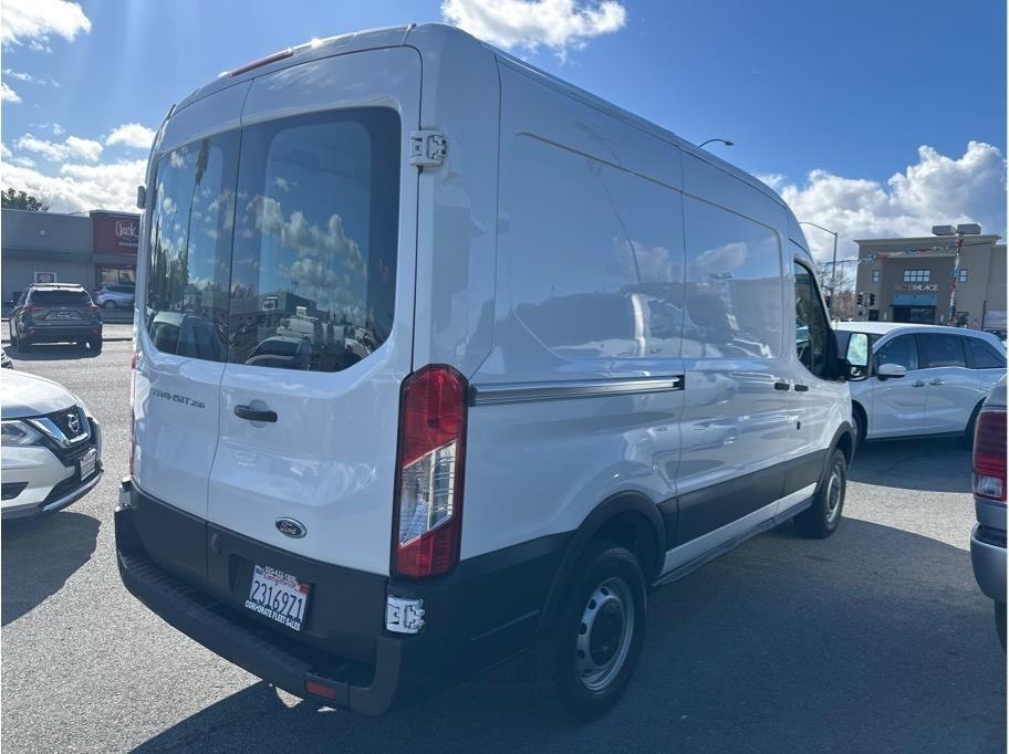 Ford Transit 250 Van Med. Roof w/Sliding Pass. 130-in. WB 2016