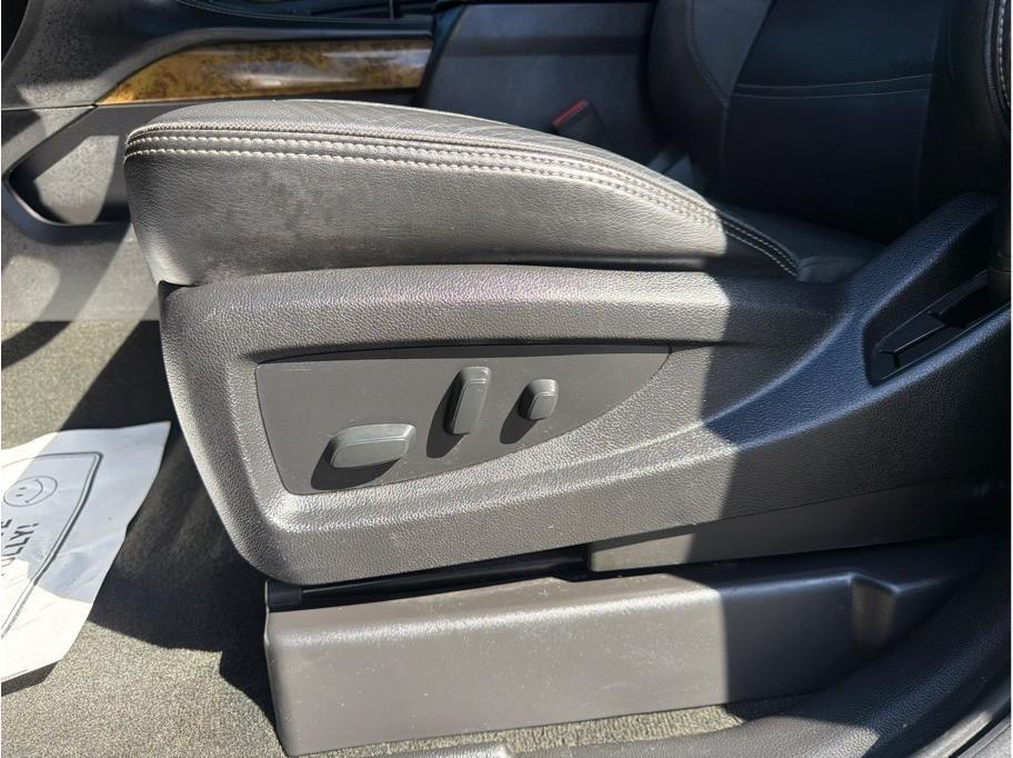 GMC Yukon Denali 2WD 2017