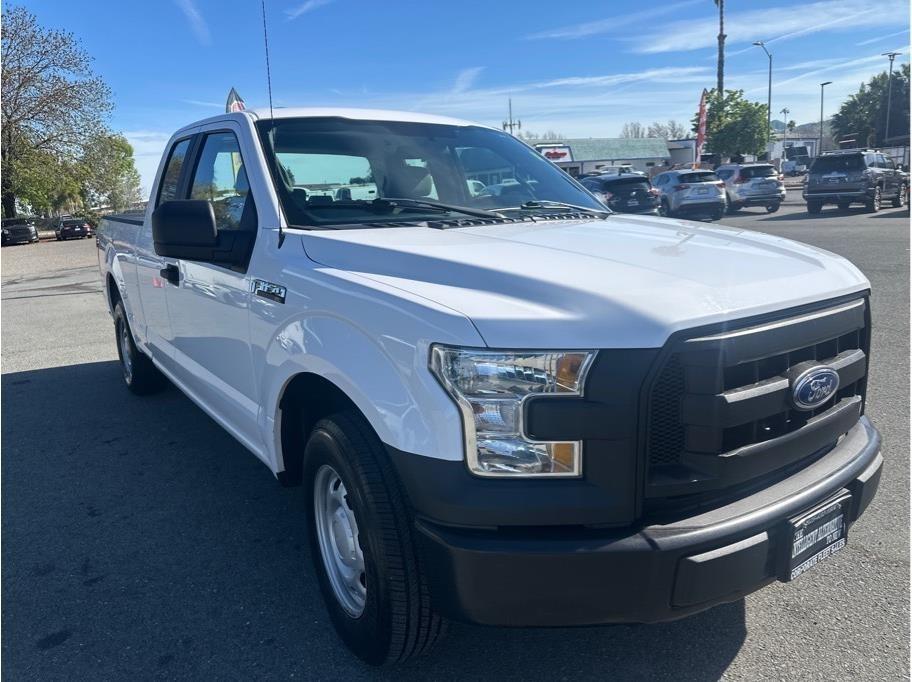 Ford F-150 XL SuperCab 8-ft. 2WD 2016