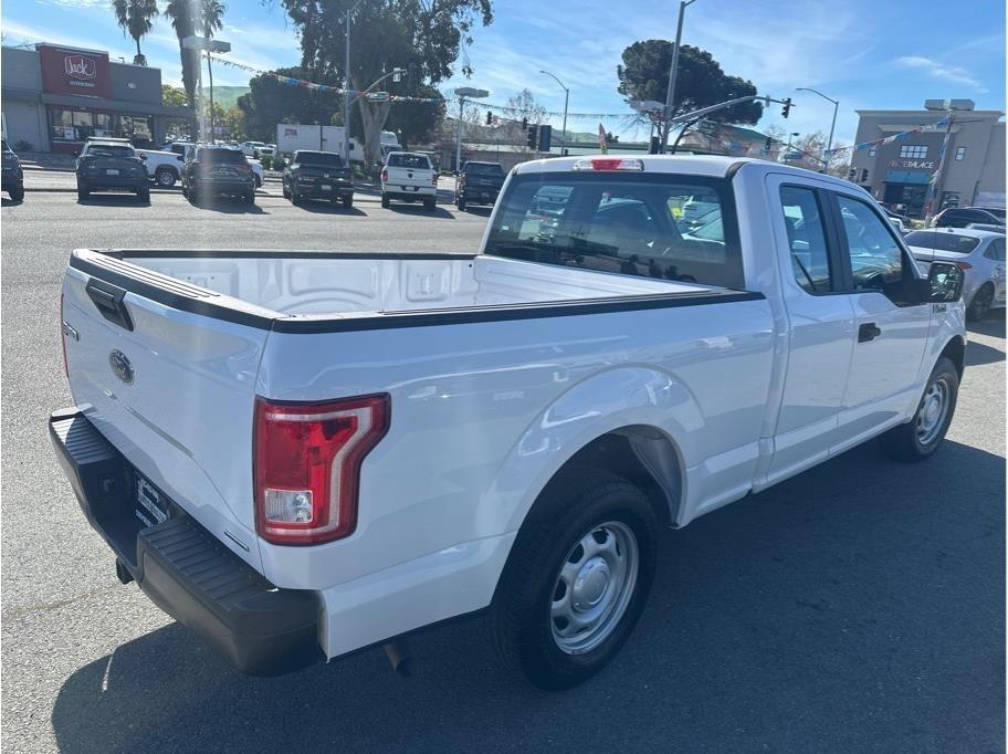 Ford F-150 XL SuperCab 8-ft. 2WD 2016