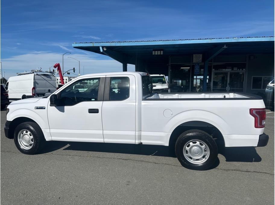 Ford F-150 XL SuperCab 8-ft. 2WD 2016