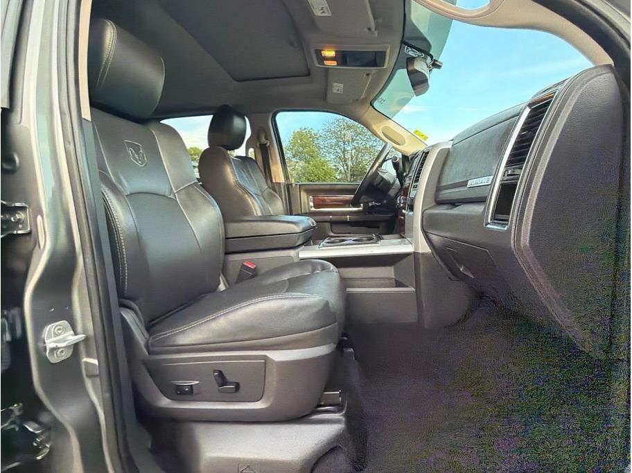 RAM 2500 Laramie Mega Cab 4WD 2012