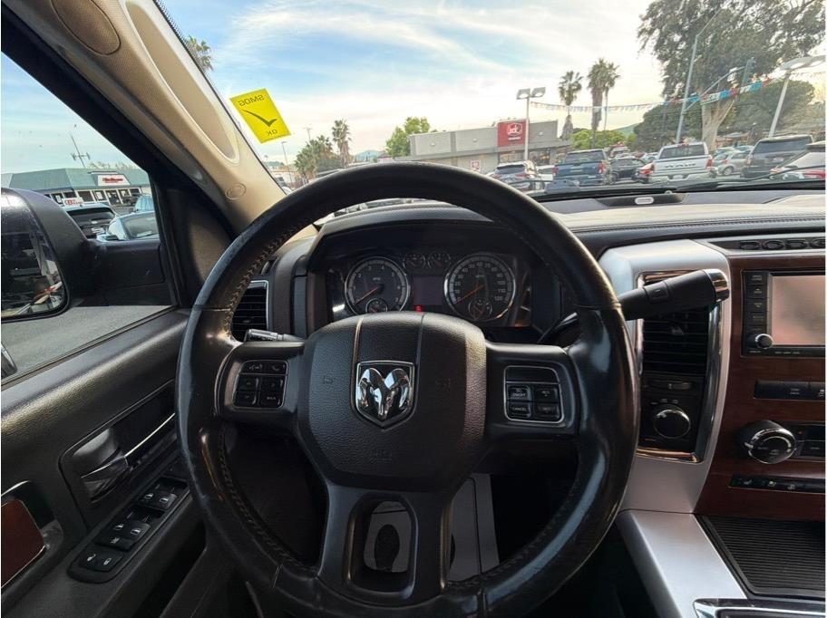 RAM 2500 Laramie Mega Cab 4WD 2012