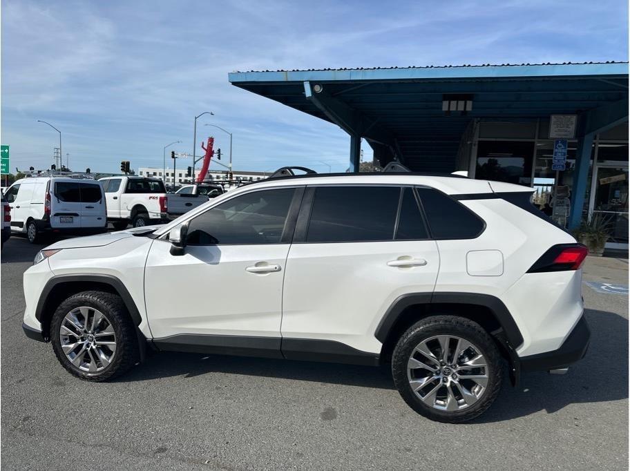 Toyota RAV4 XLE Premium 2021