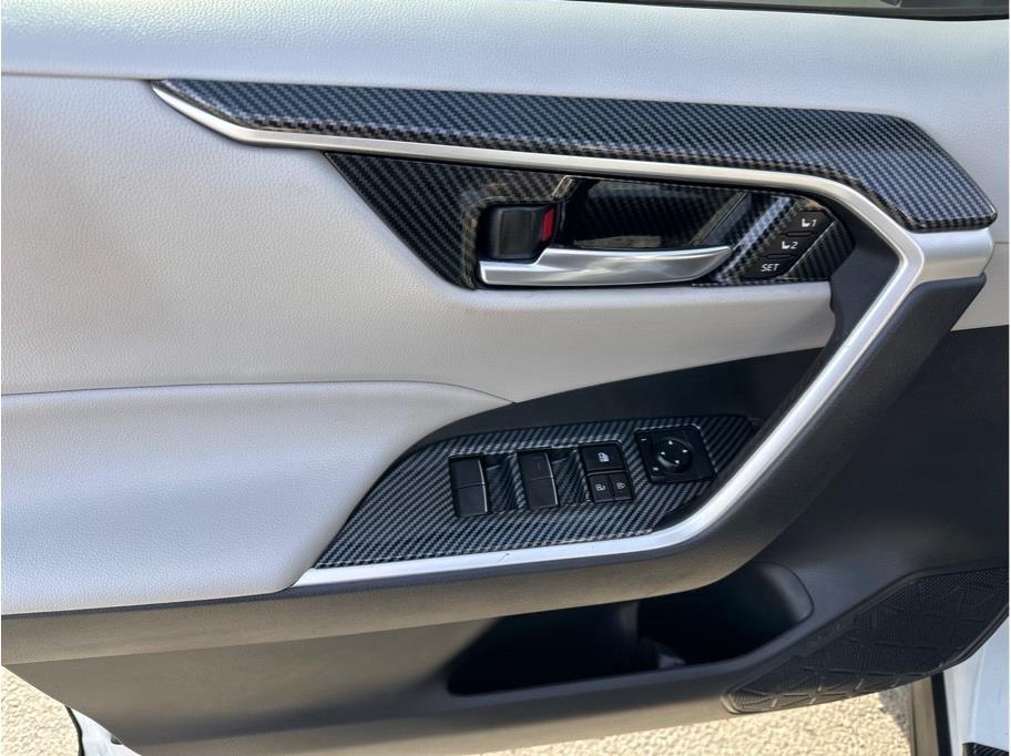 Toyota RAV4 XLE Premium 2021