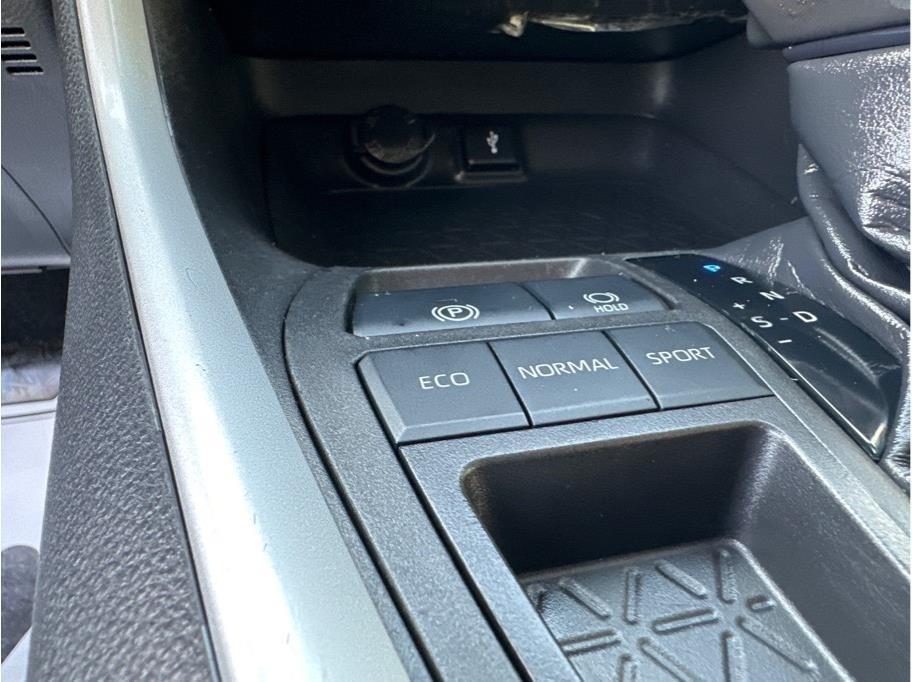 Toyota RAV4 XLE Premium 2021