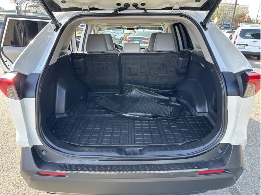 Toyota RAV4 XLE Premium 2021