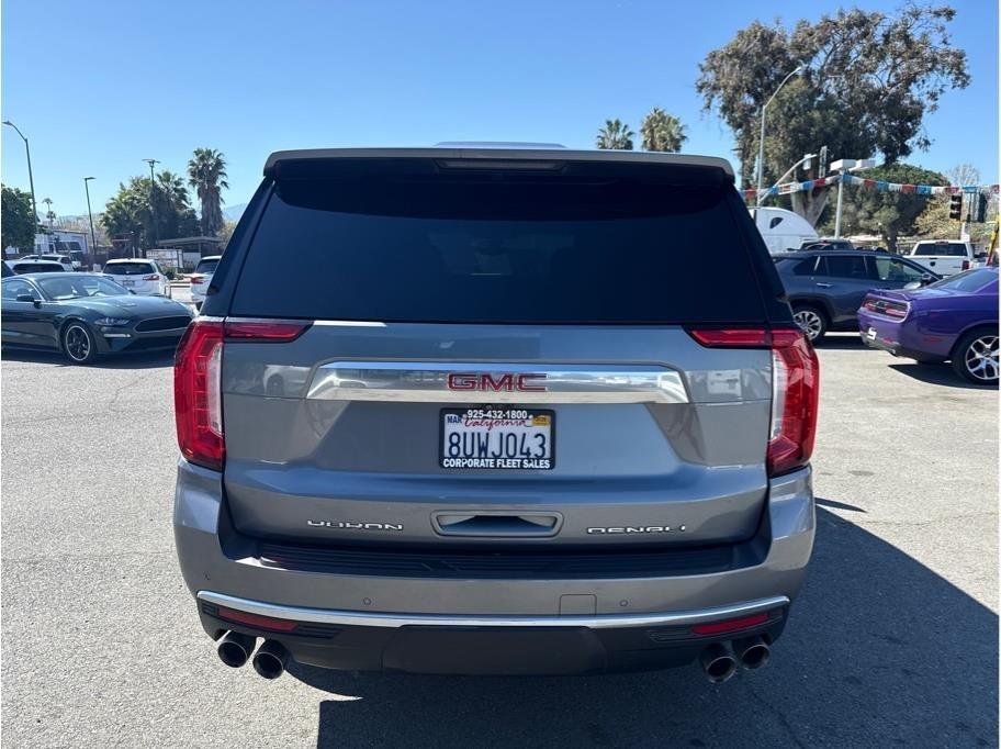GMC Yukon Denali 4WD 2021