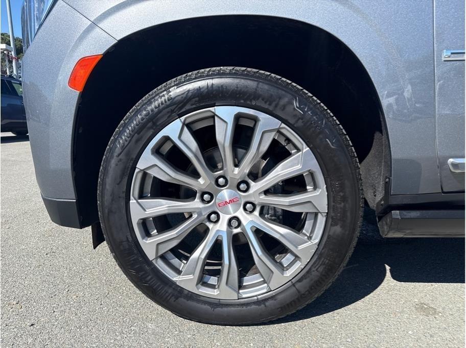 GMC Yukon Denali 4WD 2021