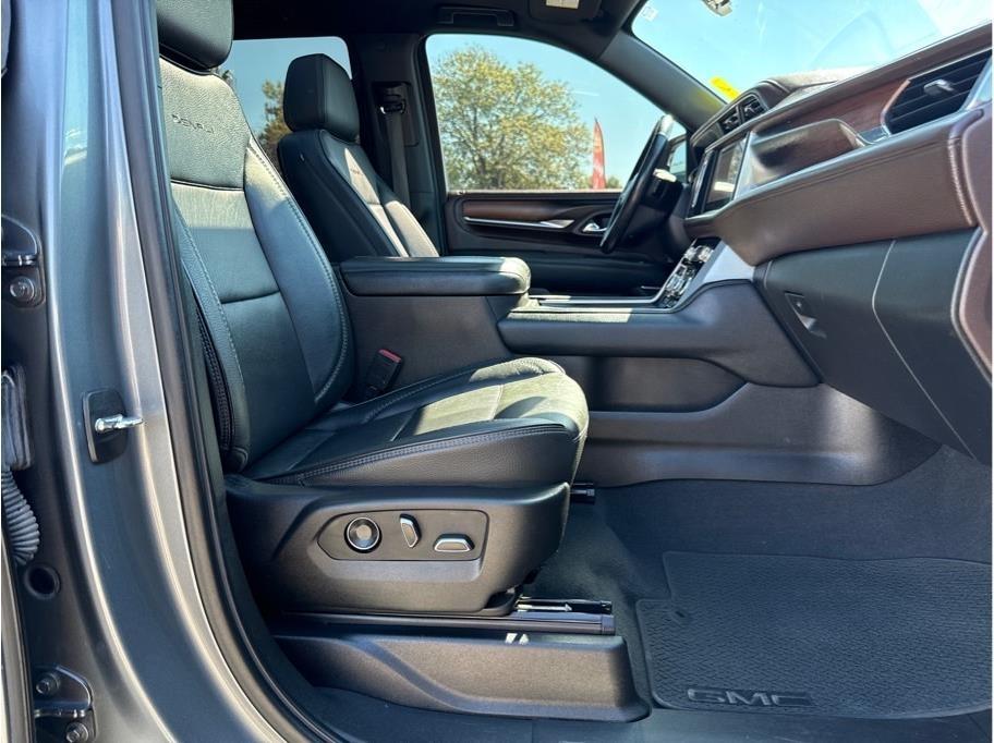 GMC Yukon Denali 4WD 2021