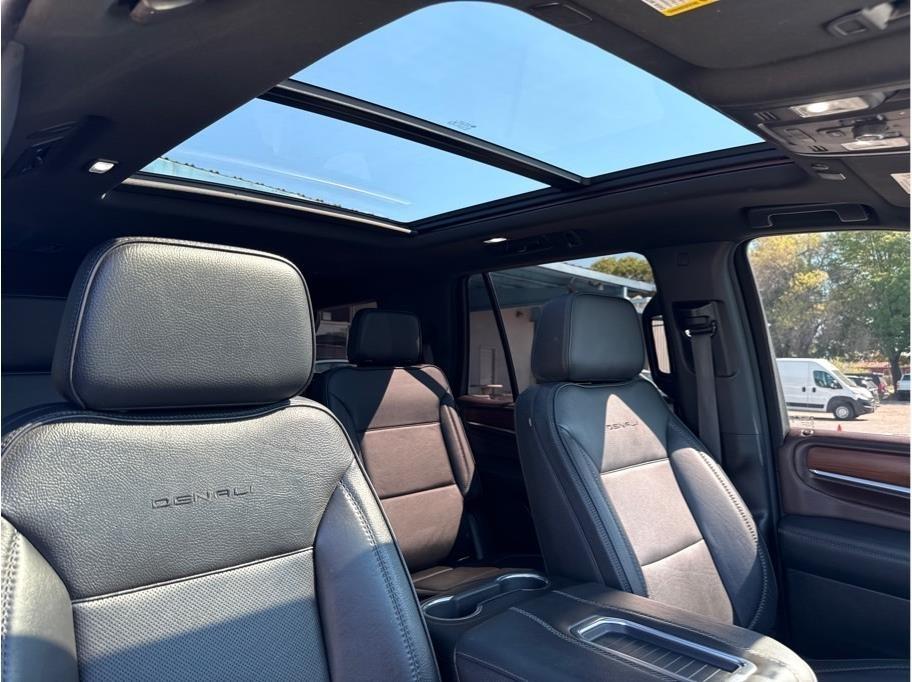 GMC Yukon Denali 4WD 2021