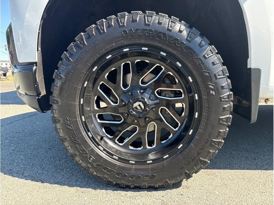 Chevrolet Silverado 1500 Custom Trail Boss Crew Cab Long Box 4WD 2019