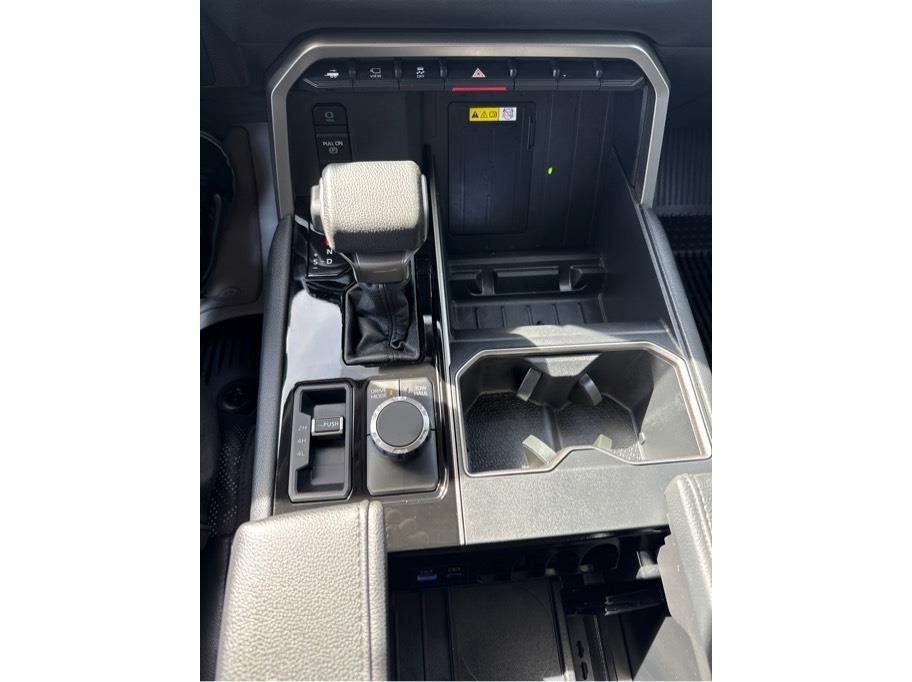 Toyota Tundra Limited CrewMax 4WD 2024