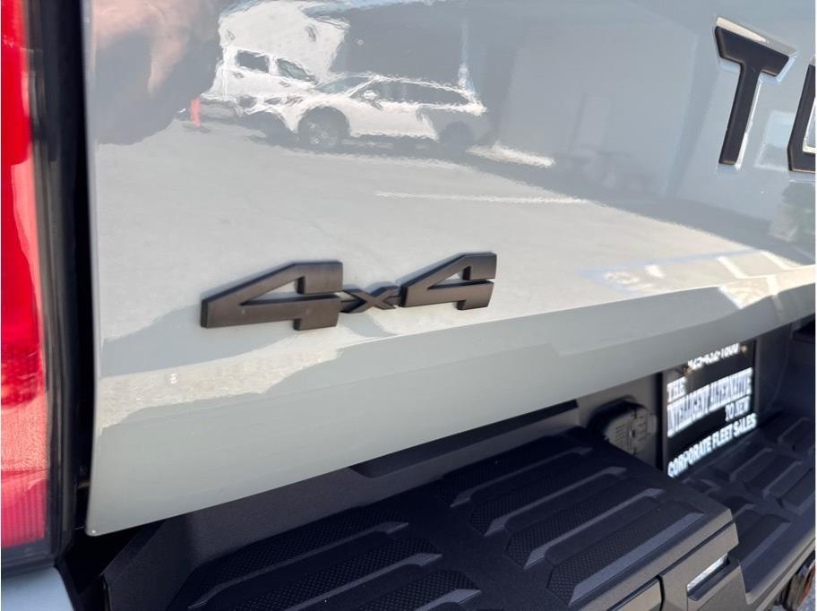 Toyota Tundra Limited CrewMax 4WD 2024