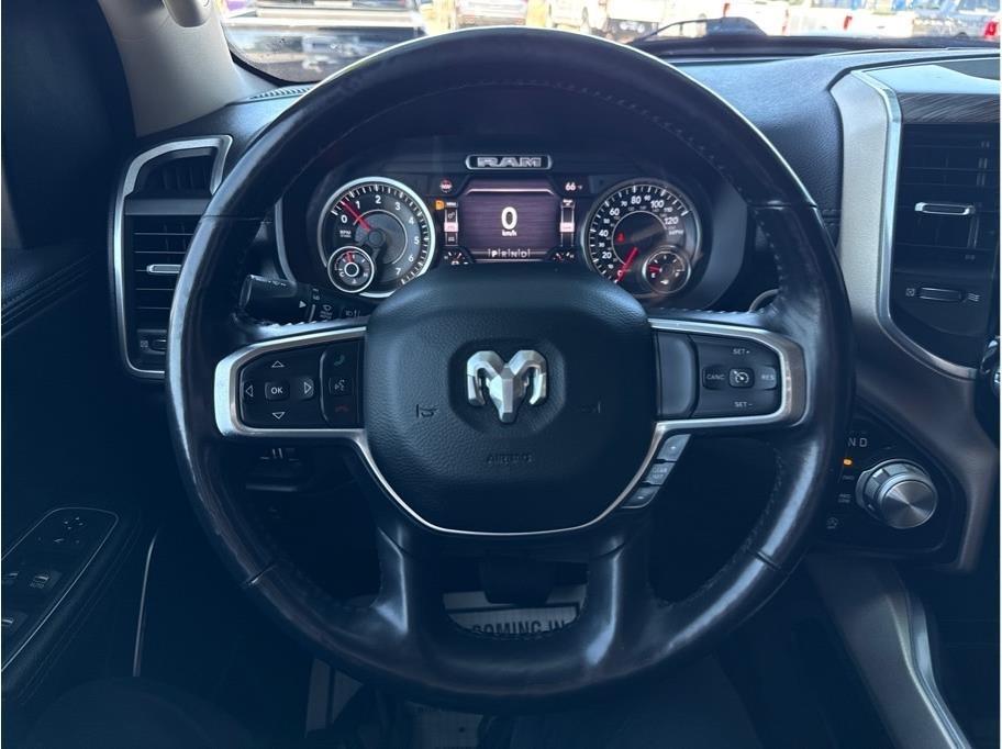 RAM 1500 Laramie Crew Cab SWB 4WD 2020