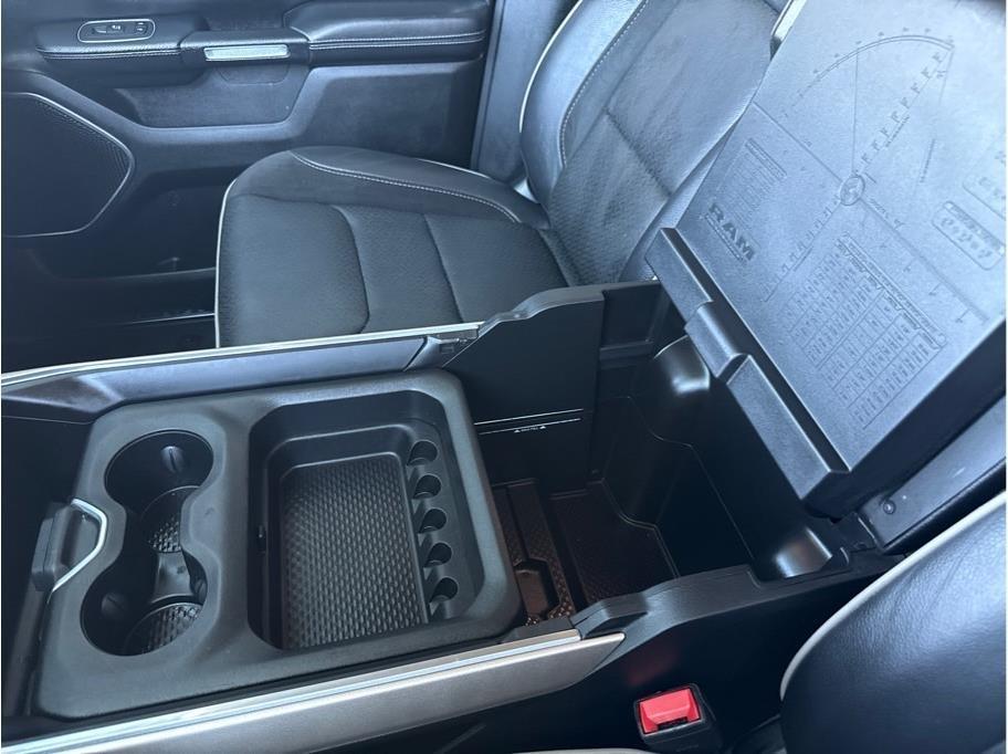 RAM 1500 Laramie Crew Cab SWB 4WD 2020