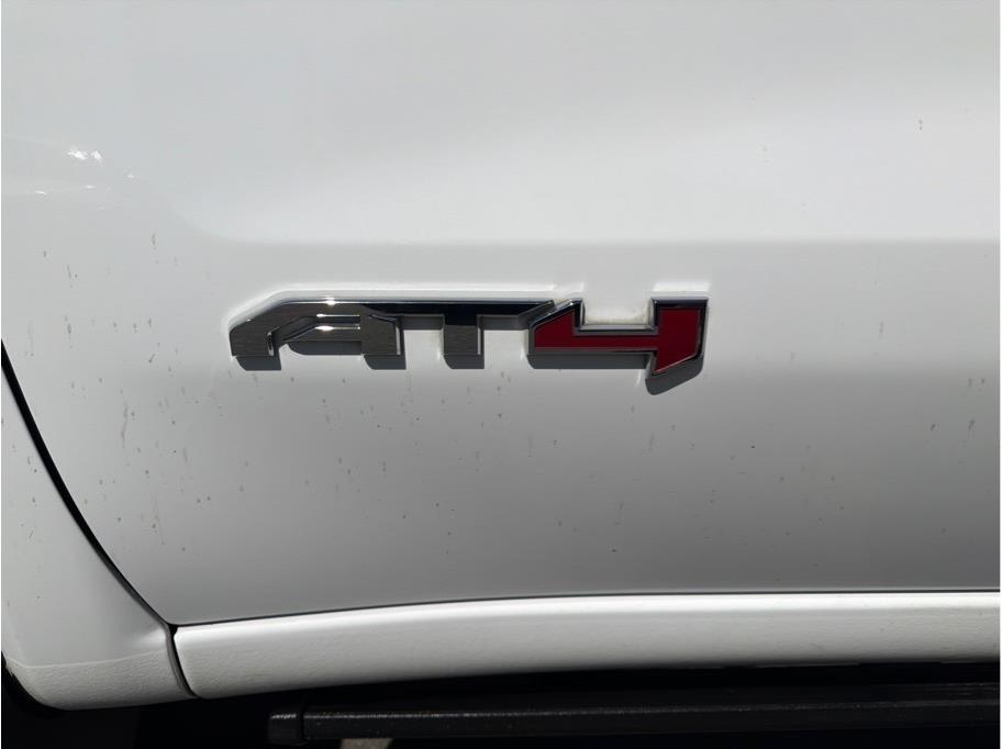 GMC Sierra 1500 AT4 Crew Cab Long Box 4WD 2021