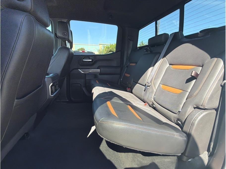 GMC Sierra 1500 AT4 Crew Cab Long Box 4WD 2021