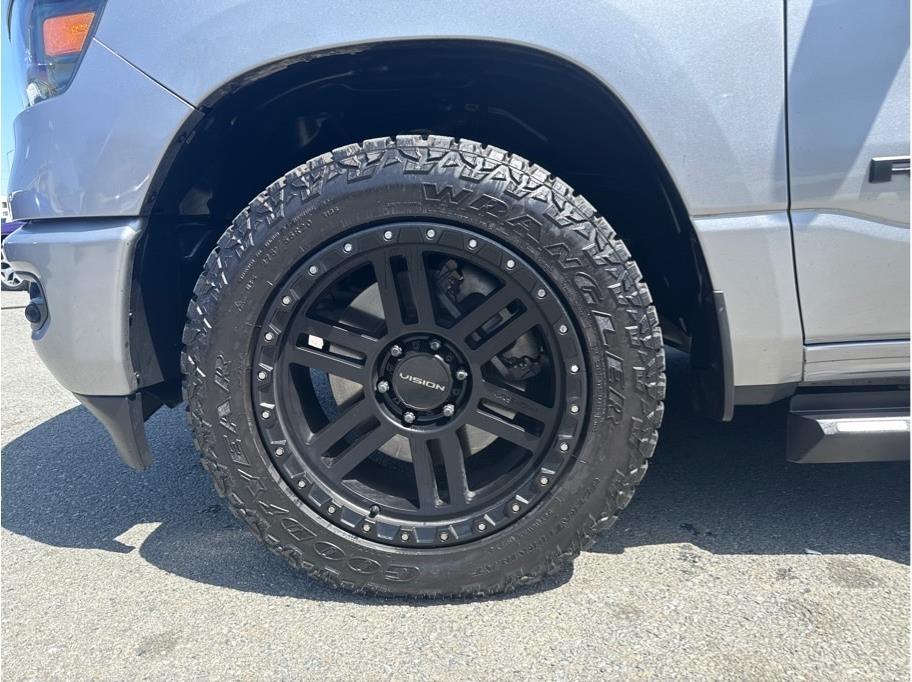 RAM 1500 Big Horn Crew Cab SWB 4WD 2020