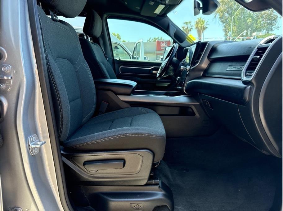 RAM 1500 Big Horn Crew Cab SWB 4WD 2020