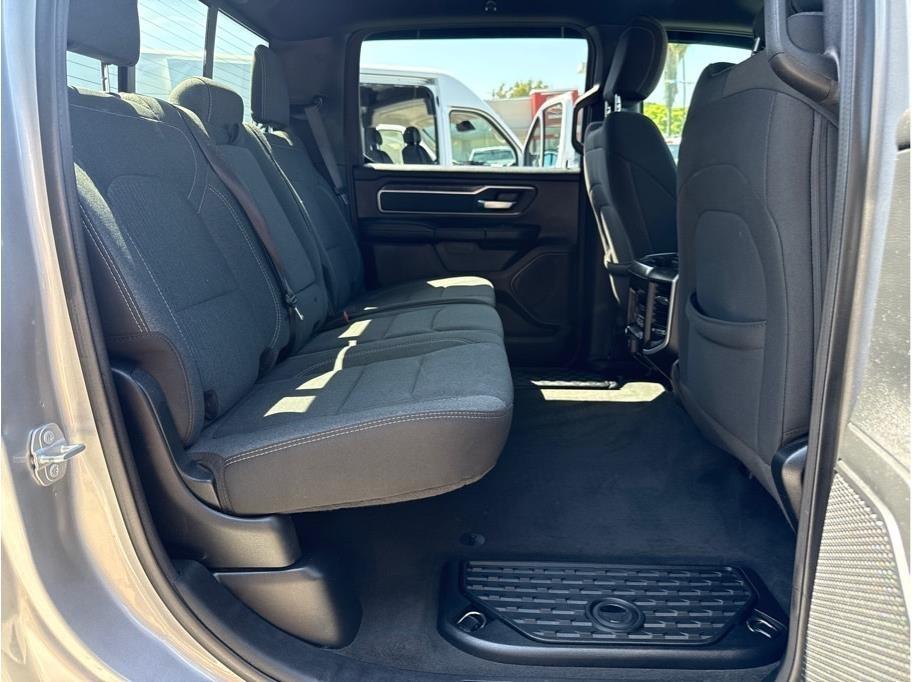 RAM 1500 Big Horn Crew Cab SWB 4WD 2020