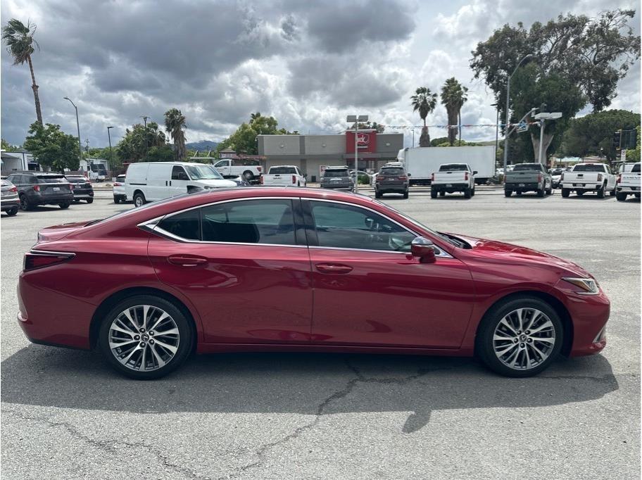 Lexus ES 350 Base 2019