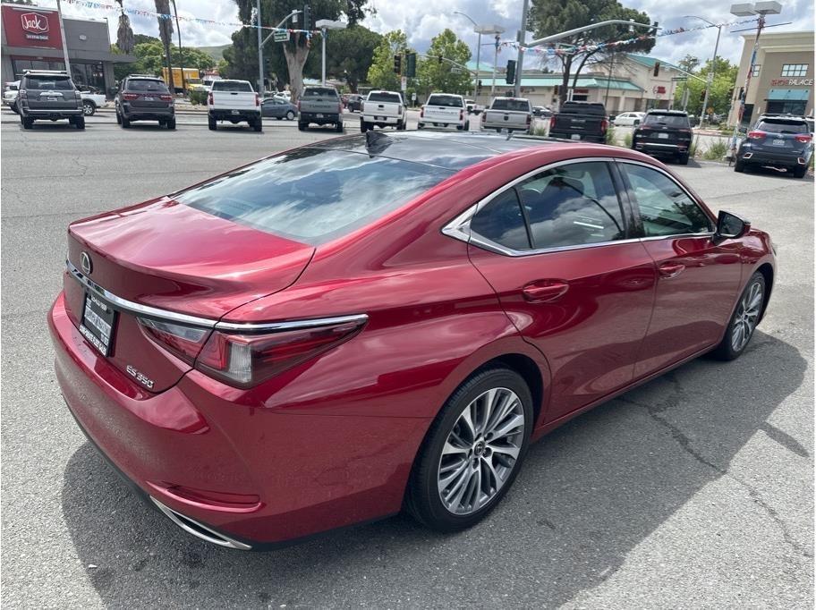 Lexus ES 350 Base 2019