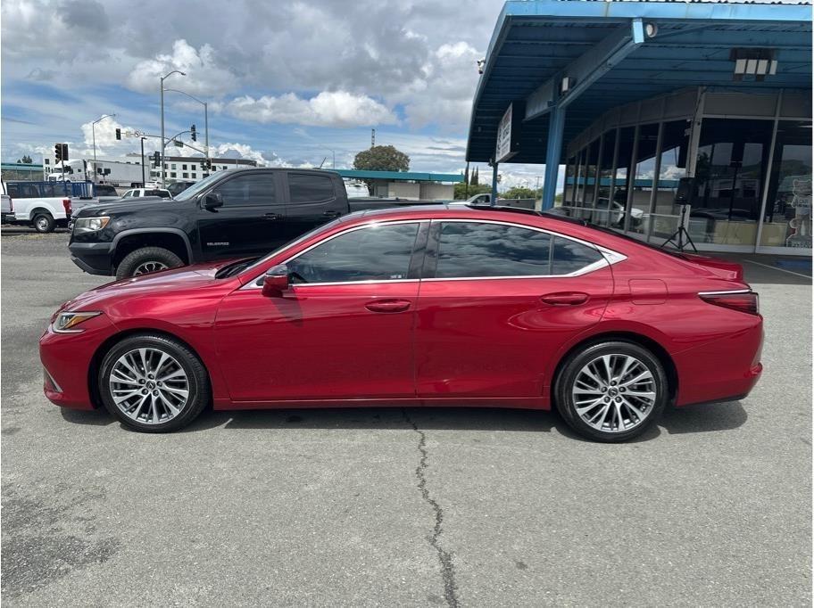 Lexus ES 350 Base 2019