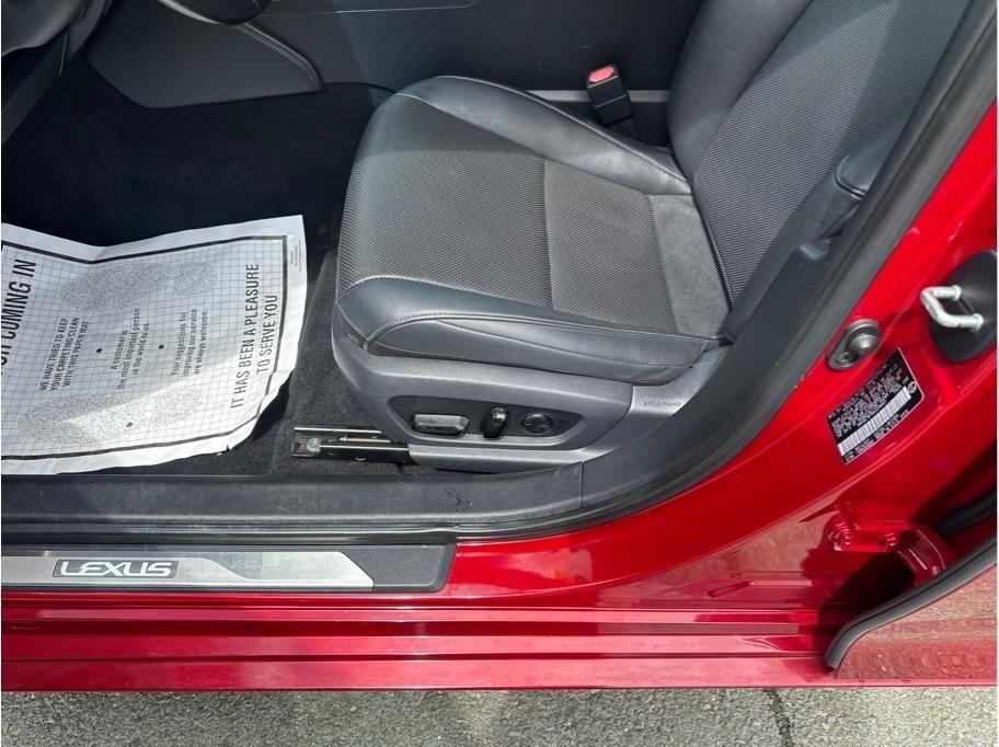 Lexus ES 350 Base 2019