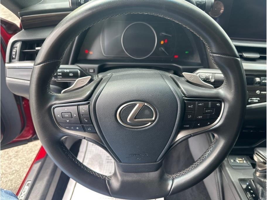 Lexus ES 350 Base 2019